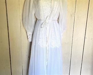 GORGEOUS nightgown and robe - perfect for a honeymoon or anniversary