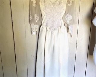 Vintage wedding dress - bride married a band member of Fleetwood Mac