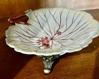 525. 1895 Metal Footed Porcelain Leaf Dish