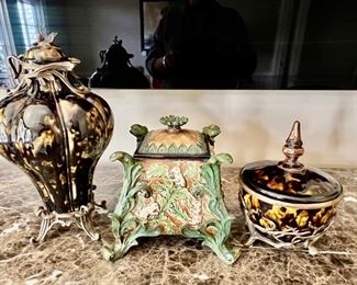 656. Castilian Lidded Tortoise Shell Painted Porcelain & Metal Jar (6" x 9")
657. 14" Castilian Lidded Tortoise Shell Painted Porcelain Vase