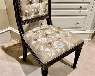 136. Side Chair w/ Tufted Back & Seat (21" x 27" x 37")