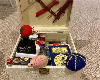 VINTAGE RETRO LITTLE SEWING BOX, PLUS SOME CUTE PIN CUSHIONS AND A NEAT THREADER! 