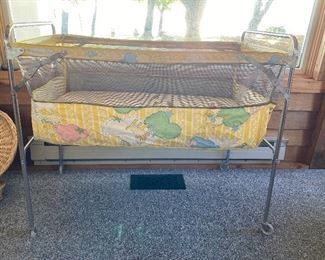 VINTAGE FOLDABLE BABY BED (PERFECT FOR TAKING A NAP ON THE BEACH! ALL ORIGINAL 