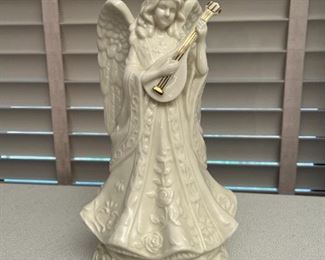 Angel wind up musical figurine