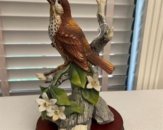 Lg. Wood Thrush, Andrea by Sadek w/stand