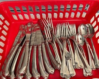 Gorham Colonial Tipt stainless flatware, 31 pcs