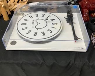 Rega RP1 turntable w/fonos mini amp $400