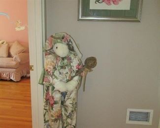 4 FT HIGH BUNNY ACCENT FIGURE