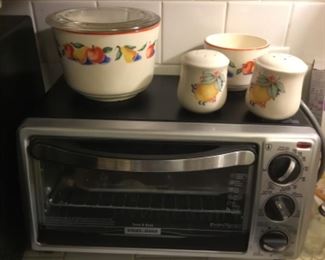 Toaster oven & matching bowl, S&P, cup in kitchen