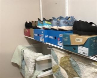 Bedroom - closet - womens’s name brand shoes - size 11 - some new!