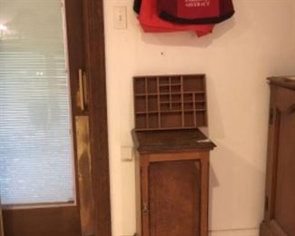 Downstairs- pedestal, tray