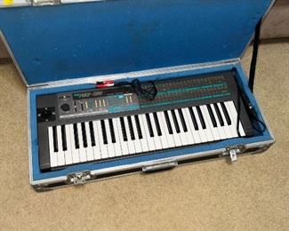 Vintage Korg POLY-800 49-Key 8-Voice Analog Synthesizer