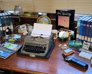 Vintage Underwood typewriter and vintage books