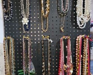 Costume Jewelry-necklaces