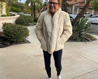 White fox fur.  Size 6  in Carmel Valley
