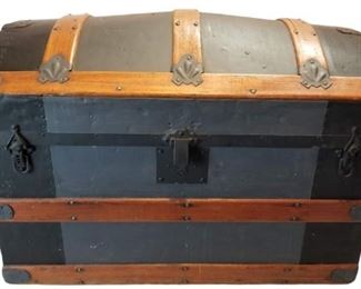 19th Century Steamer Trunk in great condition.