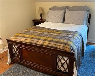 Antique Mahogany Sleigh Bed