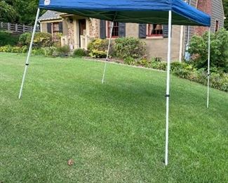 Pop up tent