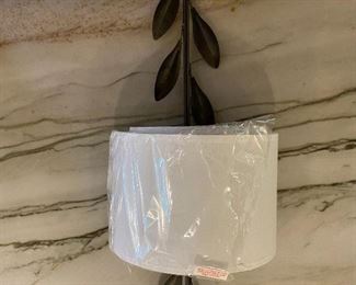 2 wall sconces
