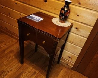 vintage sewing machine/table