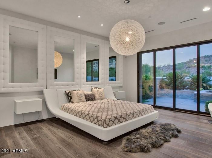 Rue Betten King Cocoon bed 
Condition 7/10
Some wear on leather
Sale price $1200

Cattelan italia mirrors set of 4
$750 each
Italian leather
4ft by 7 