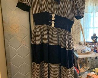 Great vintage dress! Many more!