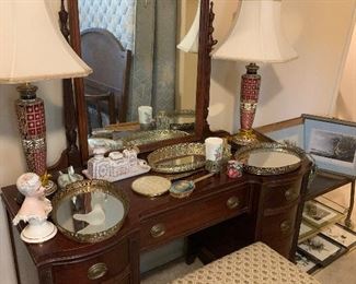 Beautiful vintage vanity