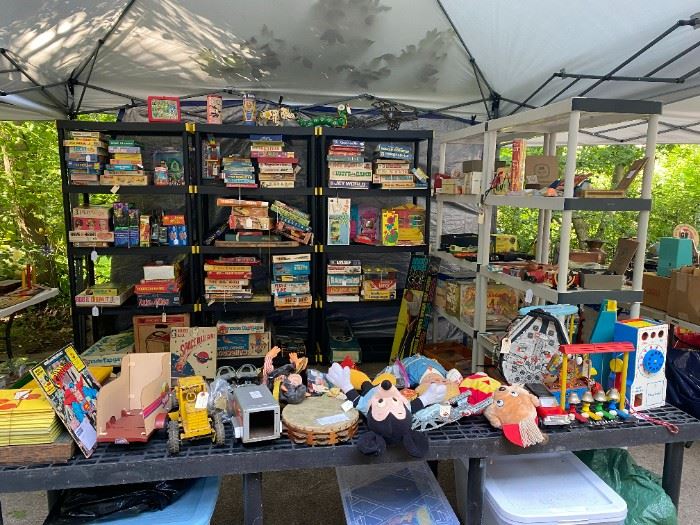 Collectibles, Antiques, Vintage Toys/Games starts on 9/8/2022