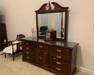 Crescent USA king set