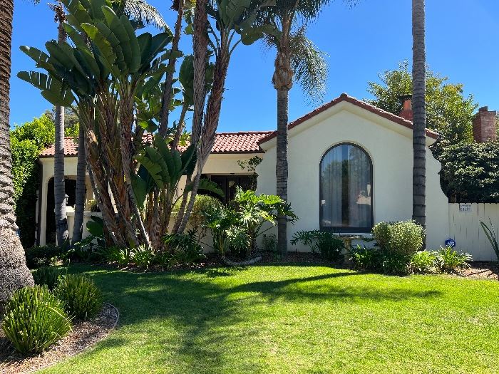 West Toluca Lake Contemporary starts on 9/9/2022