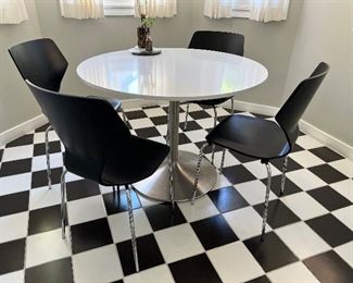 Kitchen Table & Chairs