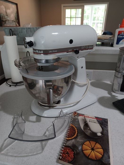 Willow Tree Estate Sales in Four Seasons... starts on 10/8/2022