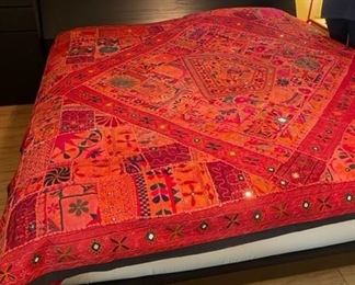 Indian Mirror Quilt Plat Form Bed