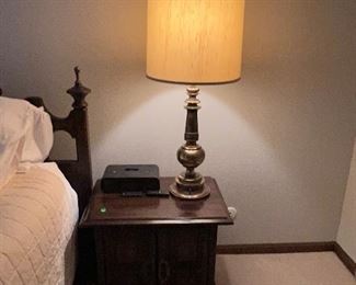 Henredon night stand