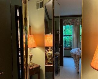 Mirrored room divider