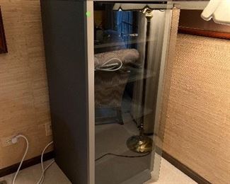 stereo cabinet with magnetic doors