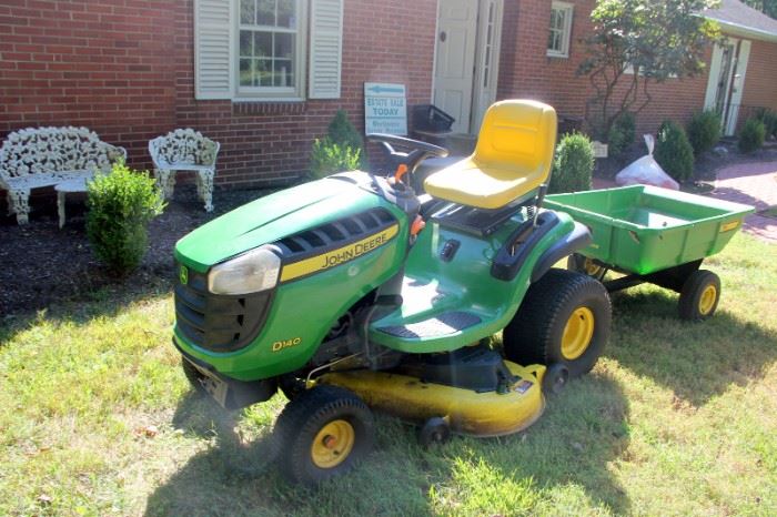 John Deere D140 Tractor, John Deere Cart