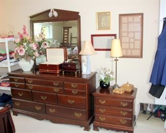 5 pcs King Bedroom Set