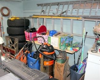 5 Like New Bridgestone Dueler AT Tires P255 / 70R18, Kubota Shop Vac