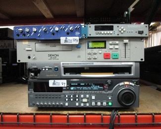 LOT OF 4 ELECTRONICS INCLUDING DIGI DESIGN, M PRO BOX 2, DENON DN-650F, JSK TC1128, SONY MSW-M2100 FOR PARTS AND REPAIR