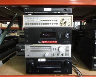 OT OF 5 ELECTRONICS INCLUDING OPTOMA HD81-LV CONTROLLER MISSING KNOB, BK PRECISON 1251 NTSC GENERATOR, SONY STR-DG520, SONY STR-V25, DENON AVR-23...