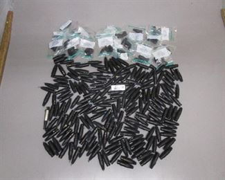 2 BOXES ELECTRONICS INCLUDING AUDIO, DIGITAL INTERFACE CABLES SOME NOS