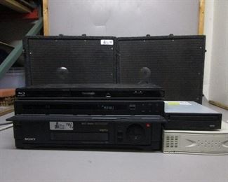 LOT OF 6 ELECTRONICS INCLUDING MEDIA DRIVES, PANASONIC, SONY SLV-750HF, 2 DRIVERS IN CASE
