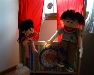 Melissa & Doug Deluxe Puppet Theater