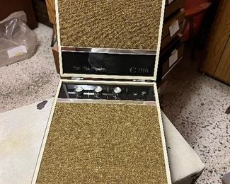 Radio with Built in Speakers