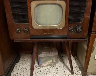 Antique TV RCA Victor