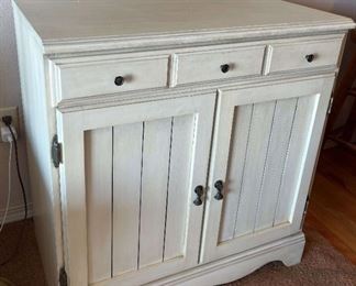 100 Small BuffetCabinet