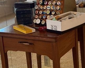 B001Singer Sewing Machine Table Notions And More
