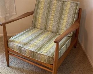 B002 Mid Century Modern Chair