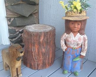 G320 Yard Art Tree Lady With Dog